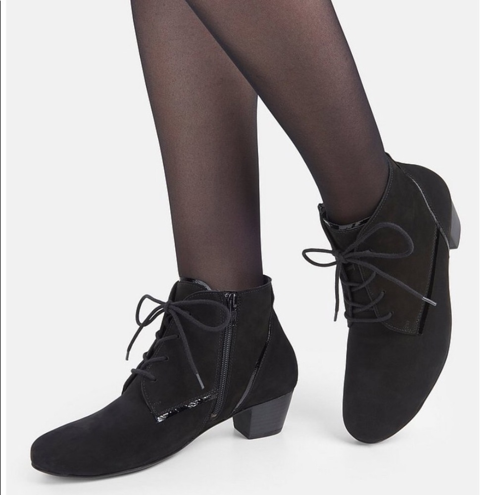 Waldlaufer lace up sueded booties‎